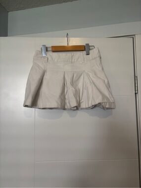 Wilfred Free Cream Pleated Mini Skirt